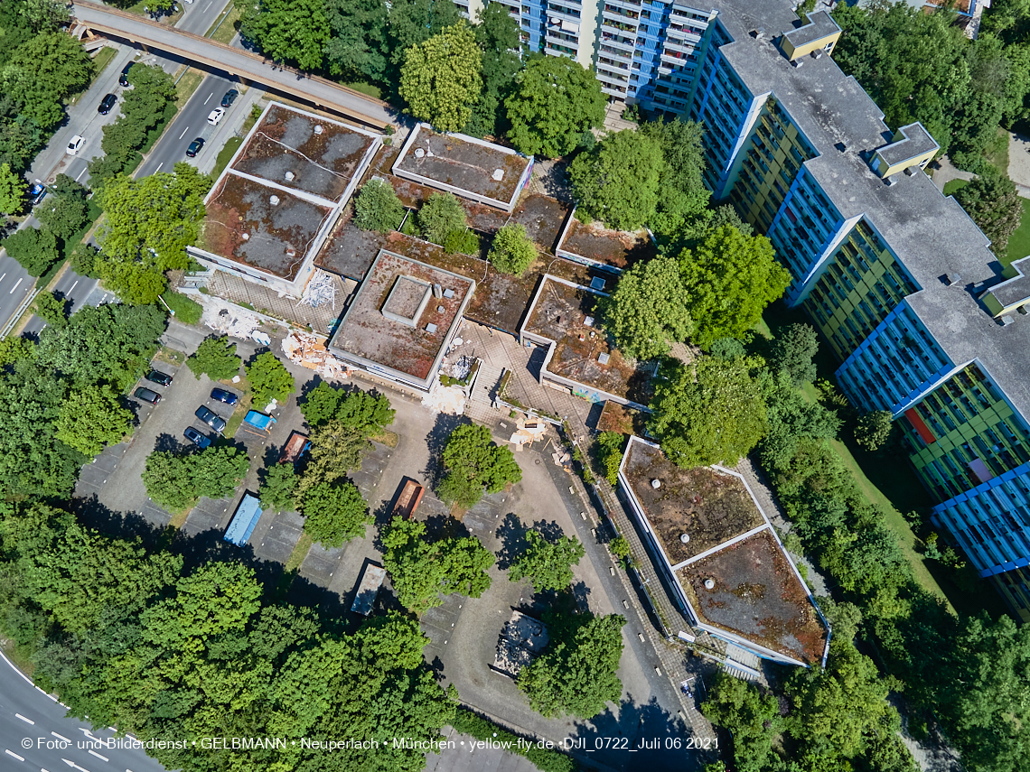 06.07.2021 - Einkaufs- und Wohnzentrum Quiddestraße in Neuperlach